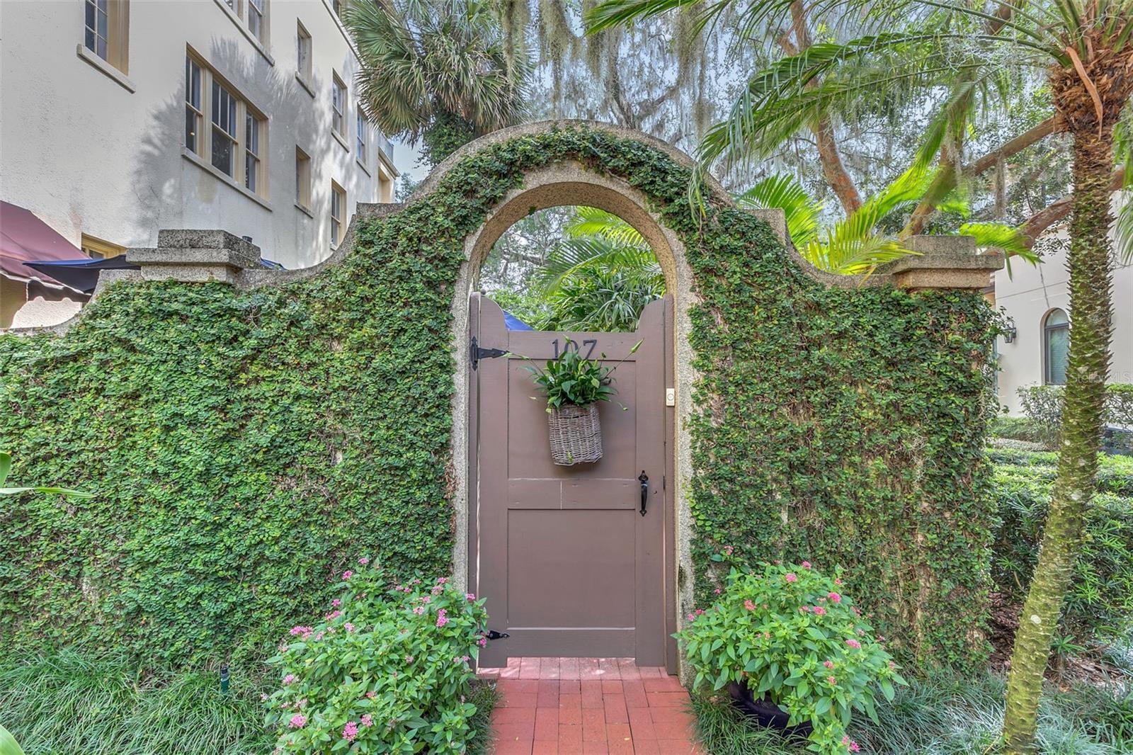 ALABAMA CONDO - Residential