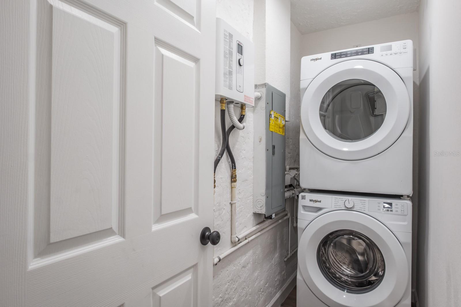 SNELL SHORES - Residential Lease