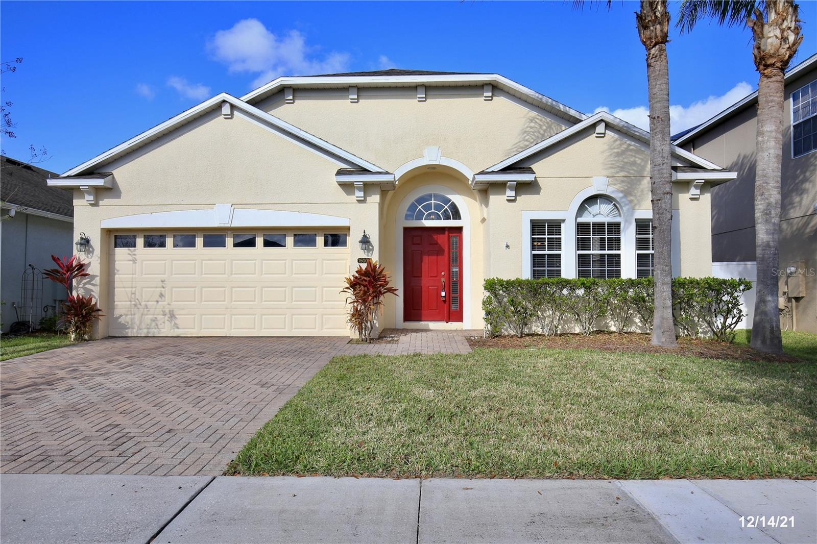 Beautiful 4/2 Home with a Spacious 2 Car Garage Located in the Gated Community of Bella Vida in Avalon Park - Orlando! Available Now!
This gated community offers residents a playground, basketball courts and a dog park. This beautiful 4 bedroom and 2 bathroom home features a split floor plan with a living room/dining room combo area, a family room and a spacious kitchen. Carpet and tile flooring flow throughout the home. The neutral tones and high ceilings allow plenty of natural light to flow in and brighten the living areas. The spacious kitchen is fully equipped with stainless steel appliances, dark wood cabinetry with plenty of storage space, a closet pantry and a double basin sink. The sliding glass doors from the family room opens to the large backyard, which is perfect to spend time with family and friends. The master bedroom has a full private bathroom with double vanity sinks, a garden tub and a separate glass step-in shower. The additional bedrooms have a shared bathroom and with the split floor plan, it provides privacy for all. This home also has a laundry room (Washer and Dryer included) and a spacious 2-car garage with a stylish paver driveway. Don't miss it! Great Location near Schools, shopping, restaurants and entertainment with easy access to FL-50 and FL-408. Plus a 20 to 25 minute drive to UCF. Pets will be considered. All residents are enrolled in the Resident Benefits Package which includes AC filter delivery, utility concierge, our best-in-class resident rewards program, and much more! More details in our Rental Selection Criteria or upon application. NO SIGHT UNSEEN APPLICATIONS.