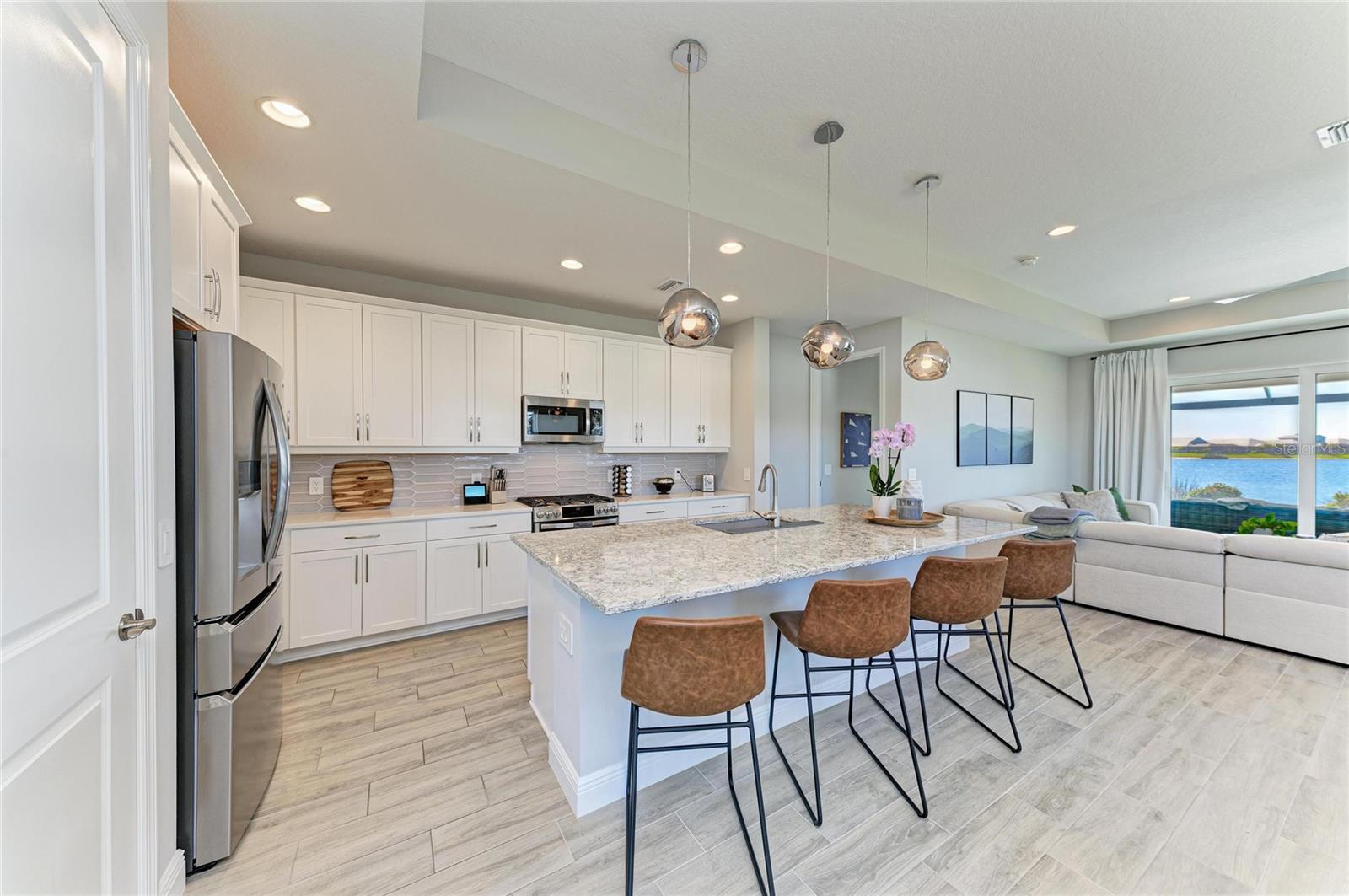 LAKEHOUSE COVE/WATERSIDE PH 4 - Residential