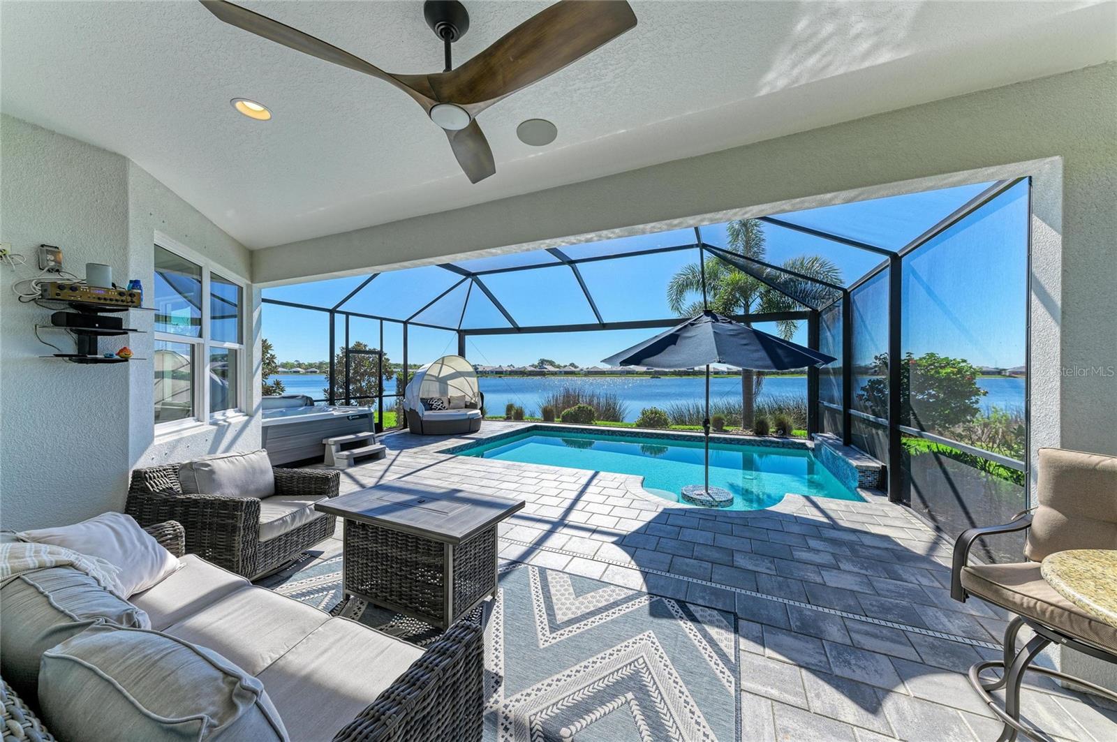 925 CROSSWIND AVENUE