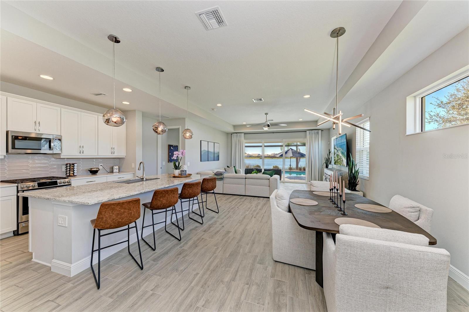 925 CROSSWIND AVENUE