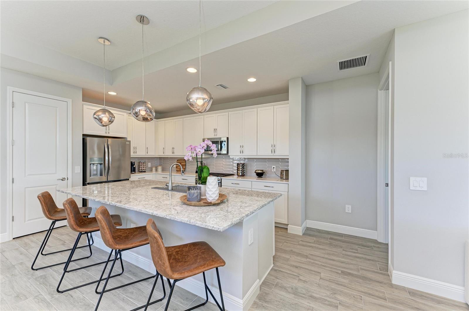 LAKEHOUSE COVE/WATERSIDE PH 4 - Residential