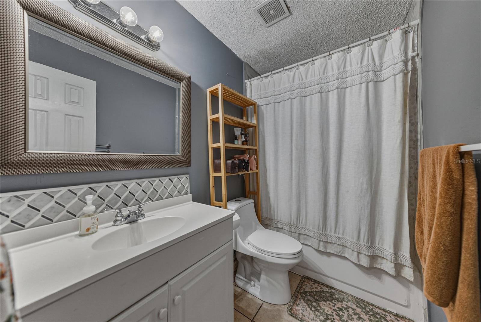 VENICE ESTATES - Residential