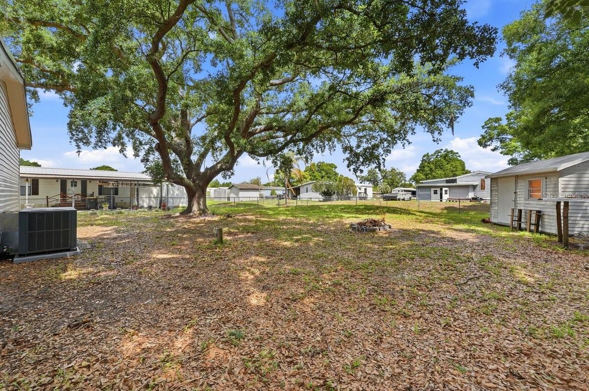 COUNTRY KNOLL - Residential