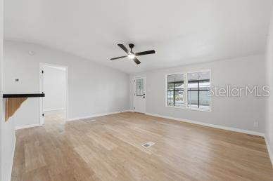 COUNTRY KNOLL - Residential