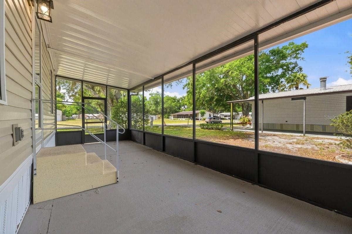 COUNTRY KNOLL - Residential