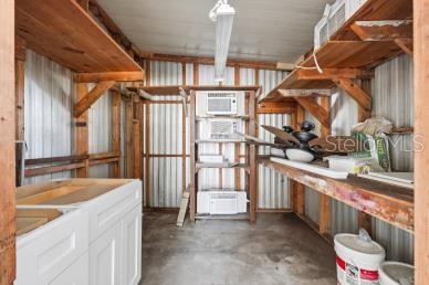 COUNTRY KNOLL - Residential