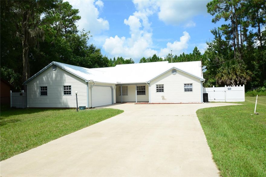 Adorable duplex!! Fully fenced. Perfect for a couple just getting started... Just over 1100 sq ft. Cozy living area. Kitchen has plenty of cabinetry and all new appliances. Washer and dryer hook ups. Master bedroom is nicely sized and has a walk-in closet. Master bath has a walk-in shower. Nearby: walking and biking paths, shopping, dining, fishing and just minutes to the beach! Call today to book s private showing. Learn more about the benefits of deposit-free living here:
See the Obligo brochure https://depositfree.myobligo.com/hubfs/Partner%20Resource%20Center%20(Obligo%20x%20Buildium)/Tenant%20Brochure.pdf