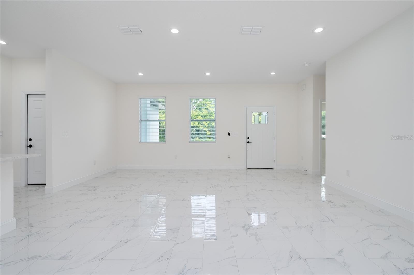 1157 W HANCOCK DRIVE