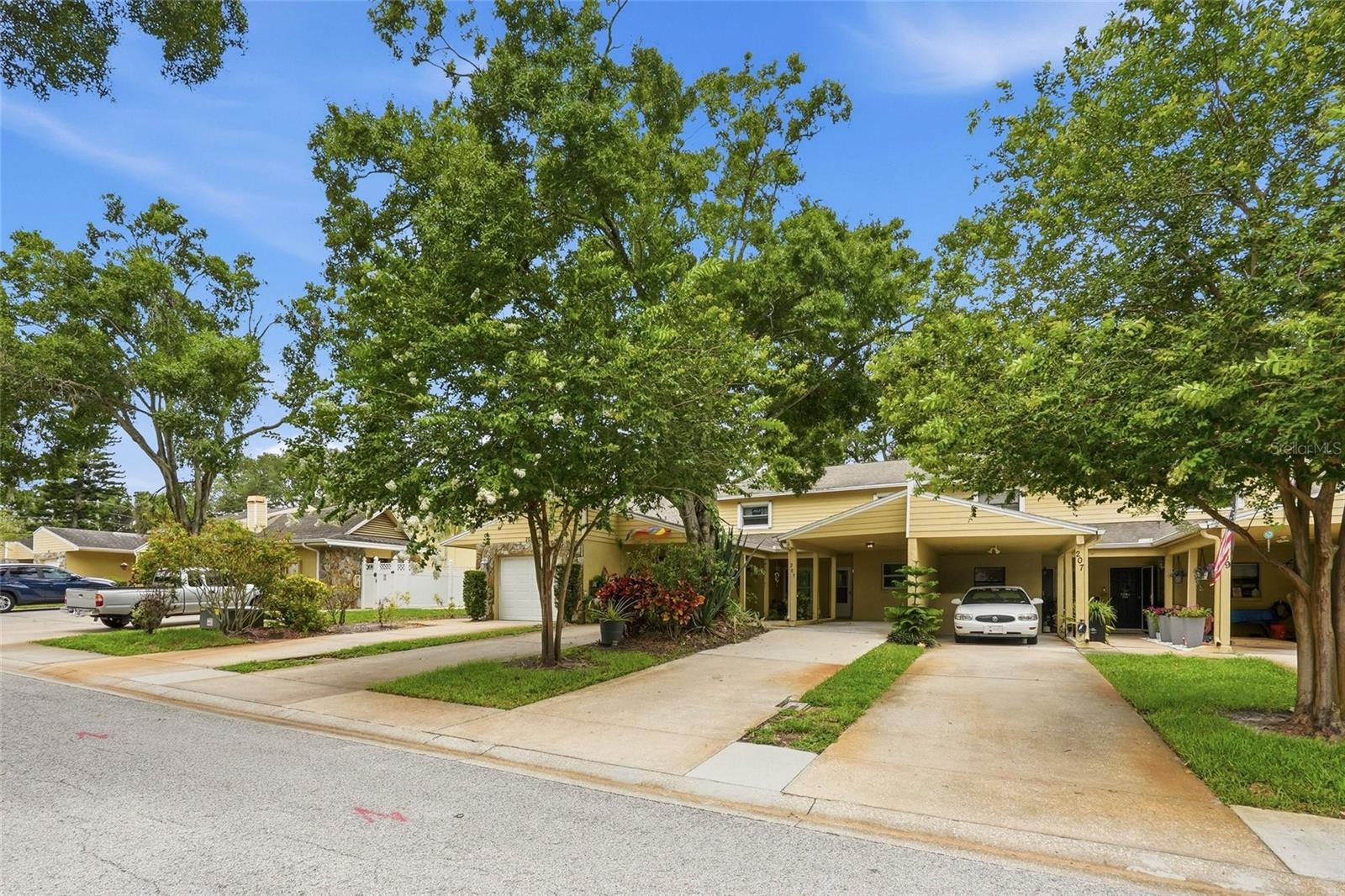 205 SOMERSET LANE