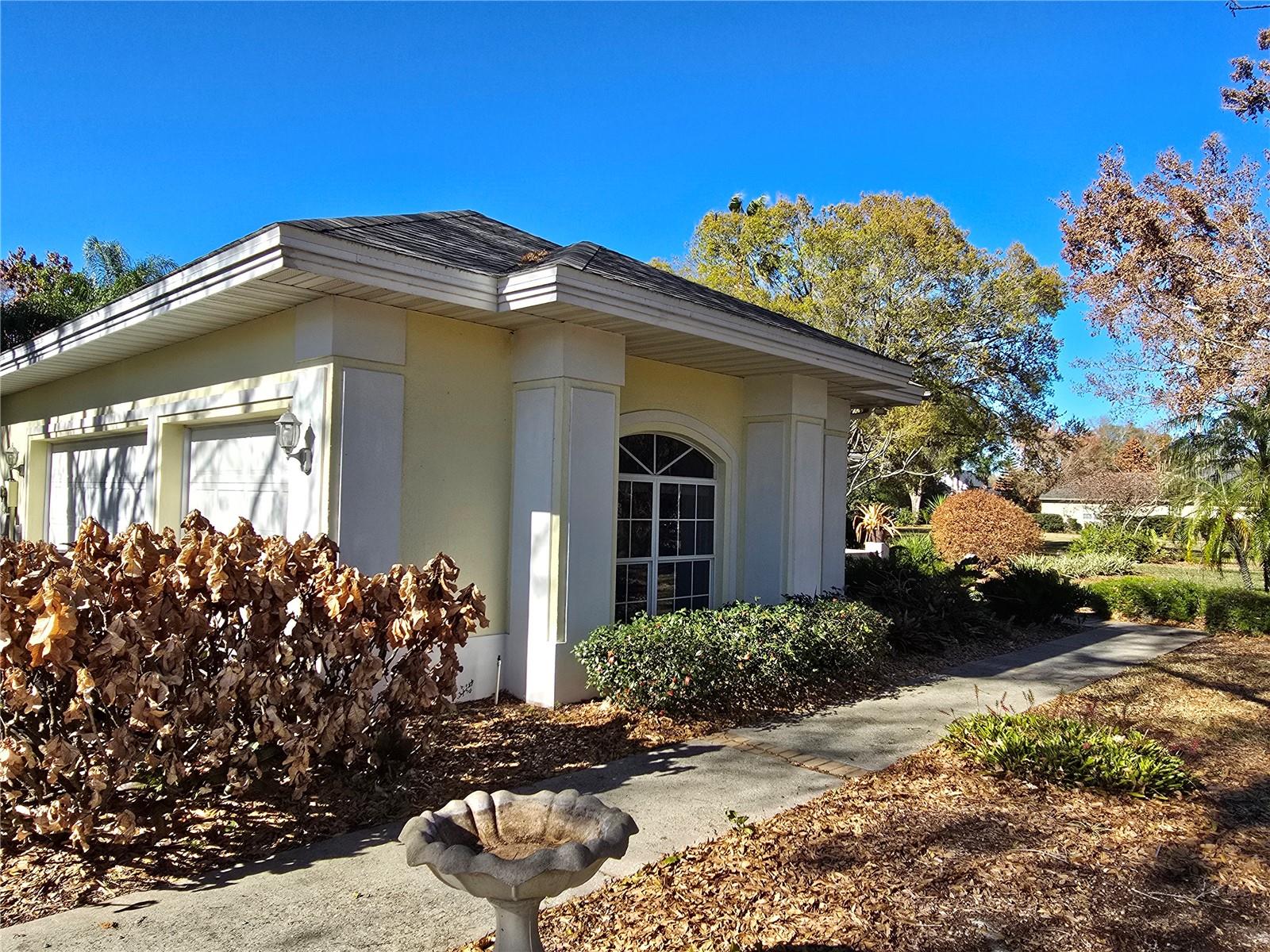 ELOISE POINTE ESTATES PB 72 PGS 4&5 - Residential