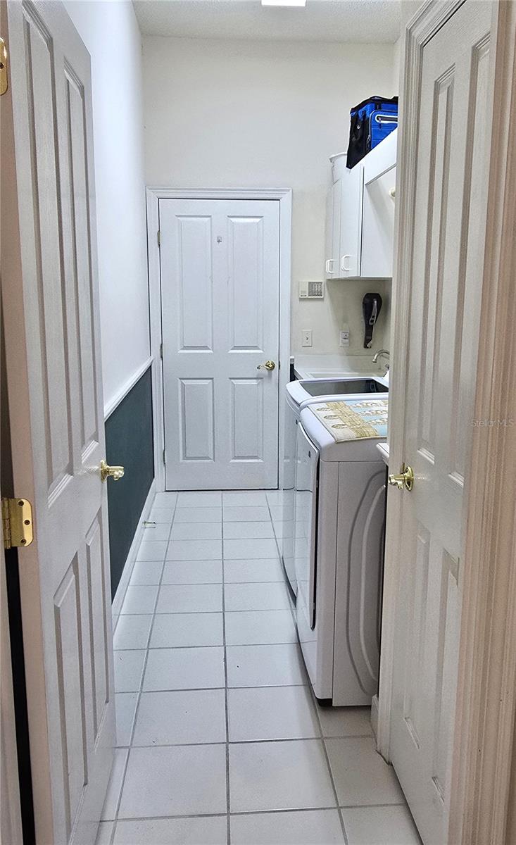 ELOISE POINTE ESTATES PB 72 PGS 4&5 - Residential