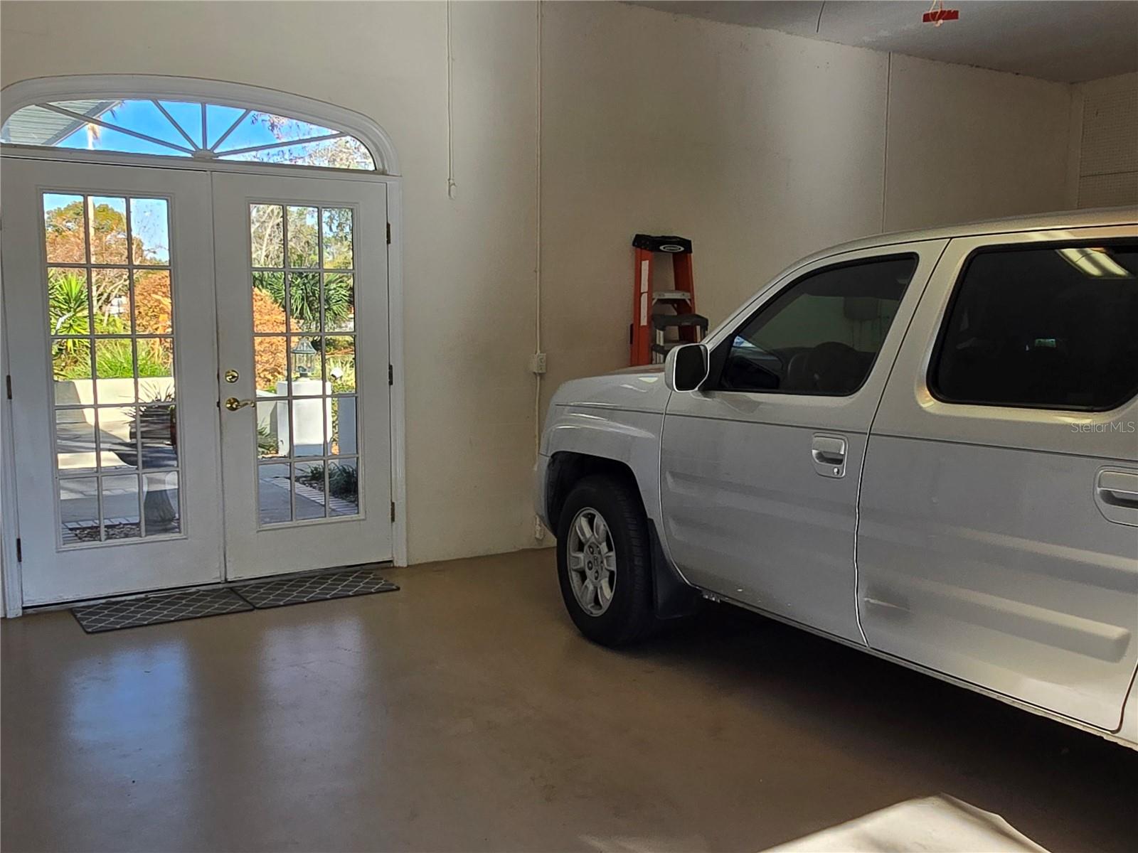 ELOISE POINTE ESTATES PB 72 PGS 4&5 - Residential