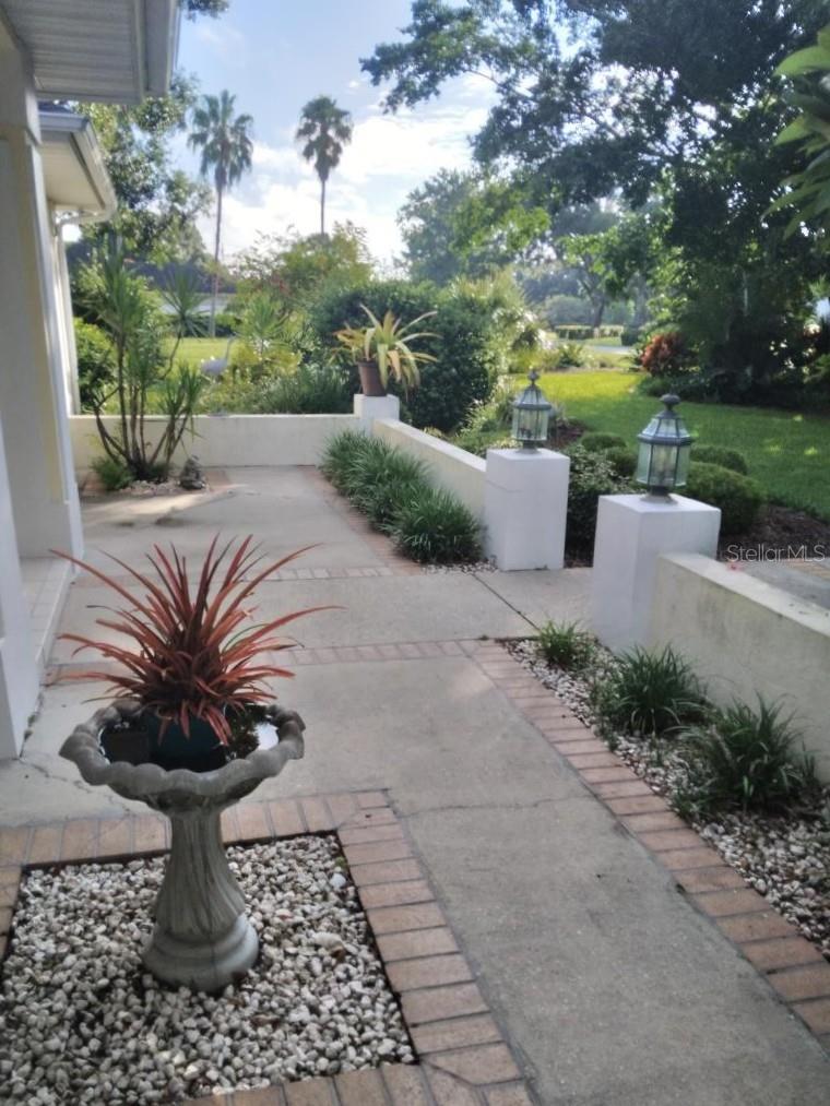 ELOISE POINTE ESTATES PB 72 PGS 4&5 - Residential