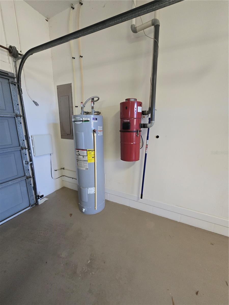 ELOISE POINTE ESTATES PB 72 PGS 4&5 - Residential