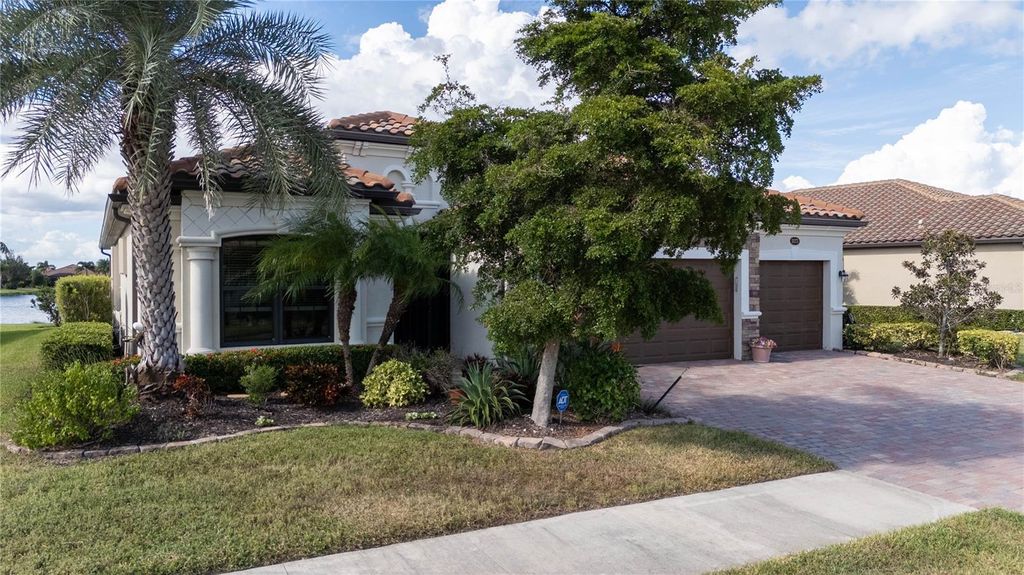 Photo of 20373 Granlago Drive, Venice, FL 34293 (MLS # N6140916)