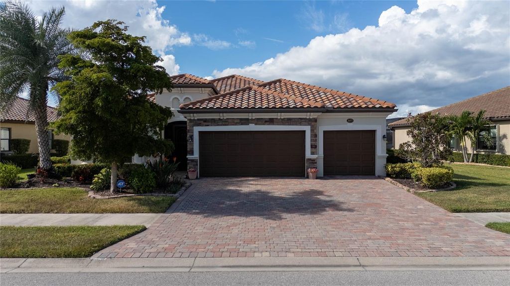 Photo of 20373 Granlago Drive, Venice, FL 34293 (MLS # N6140916)