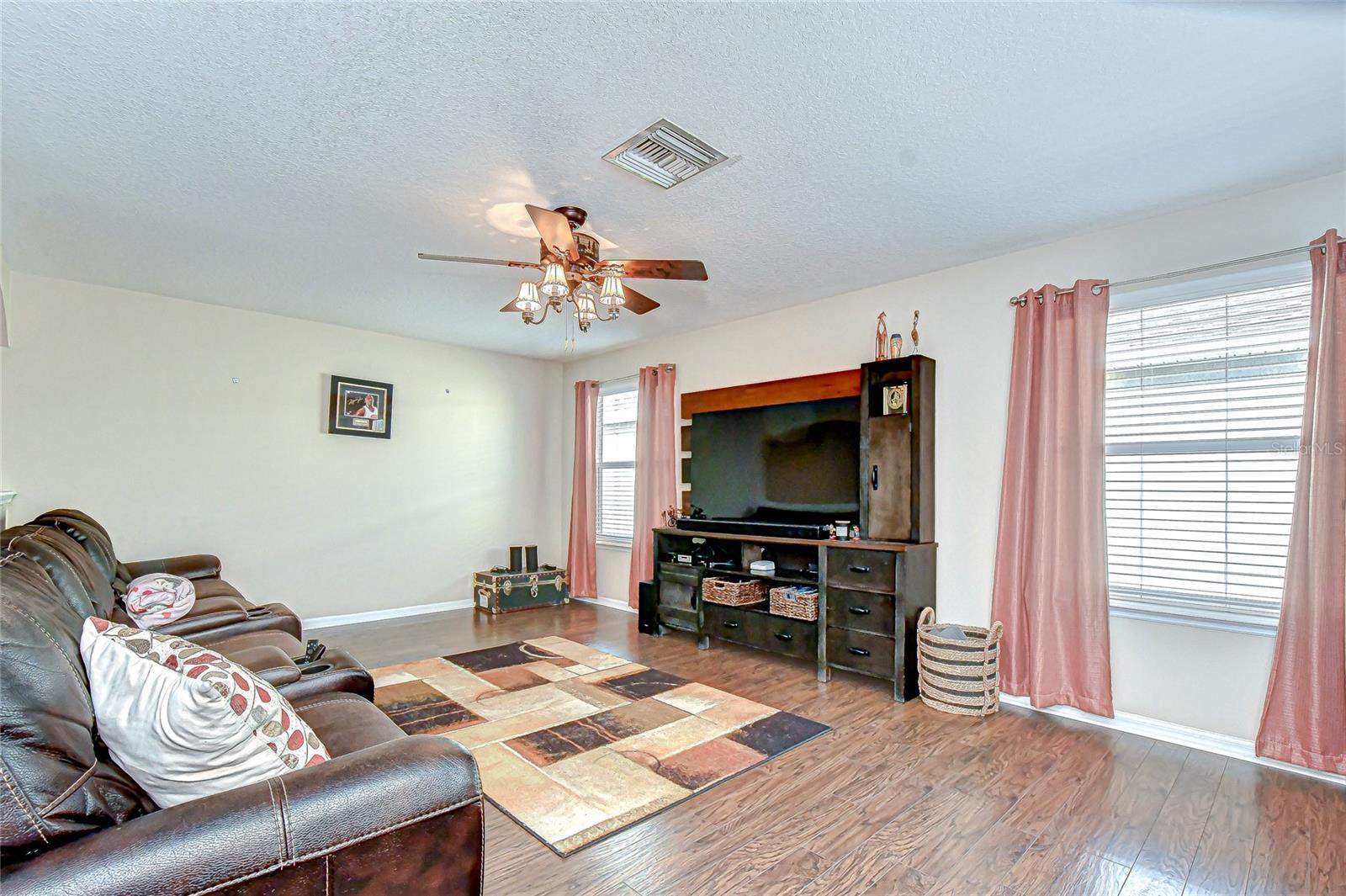 RIVERVIEW MEADOWS - Residential