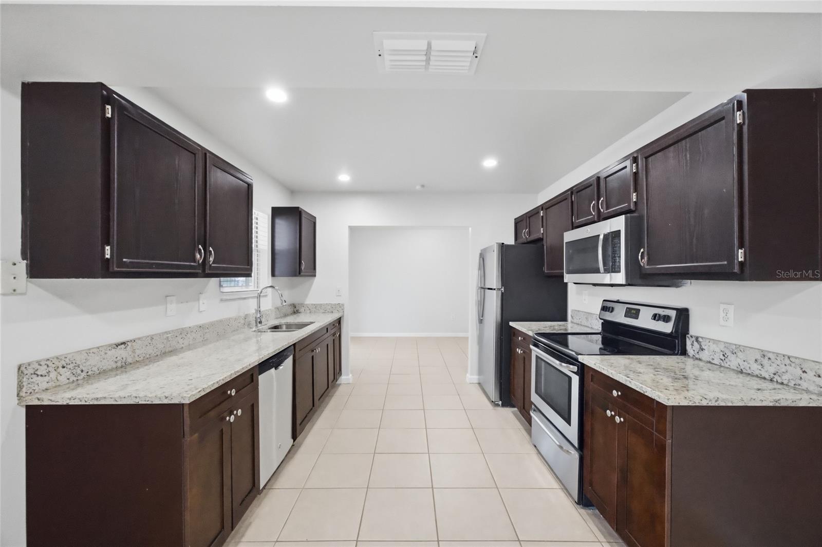 BLOOMINGDALE SEC W - Residential