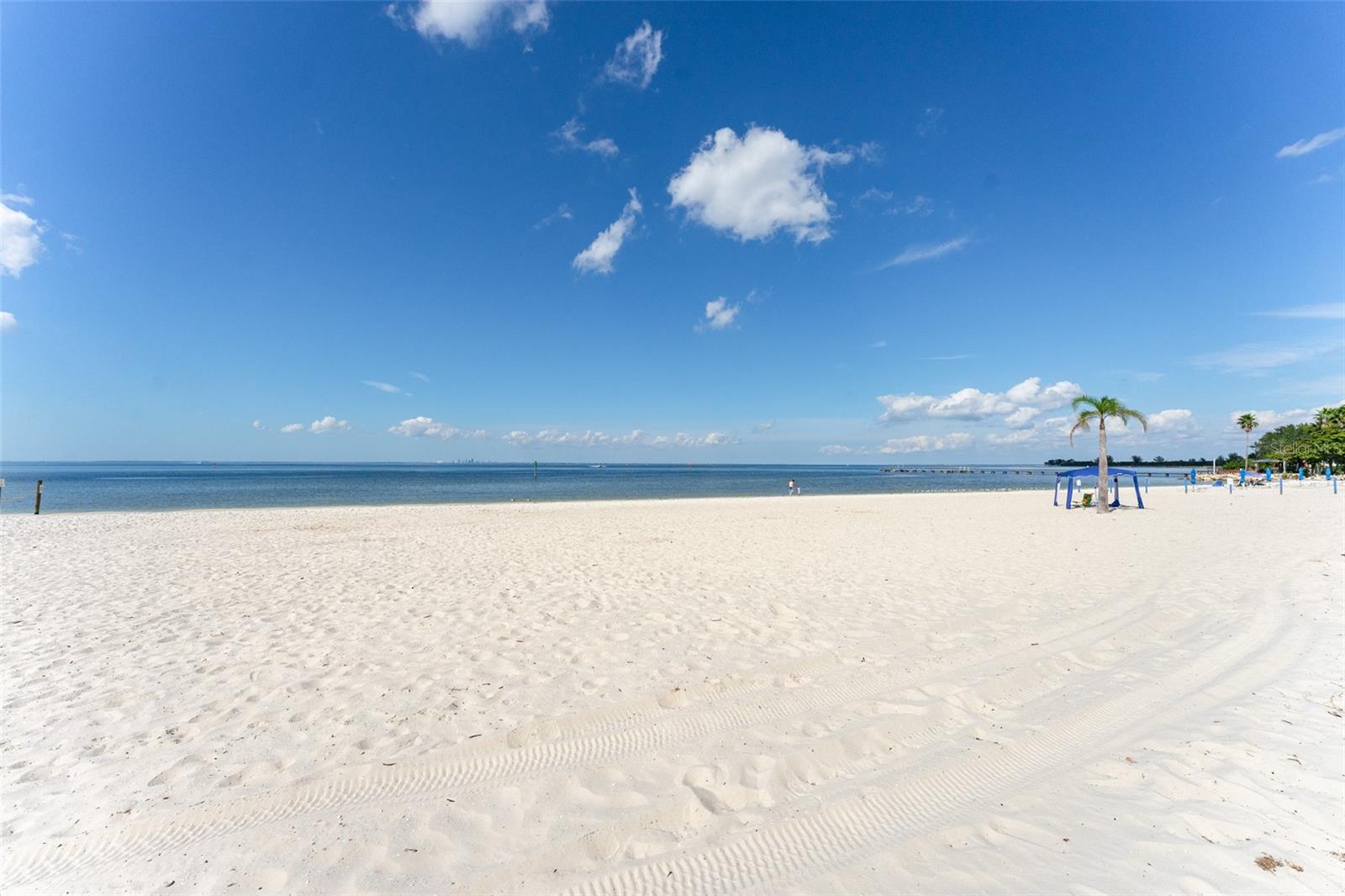 ISLAND RESORT AT MARINERS CLUB - Residential