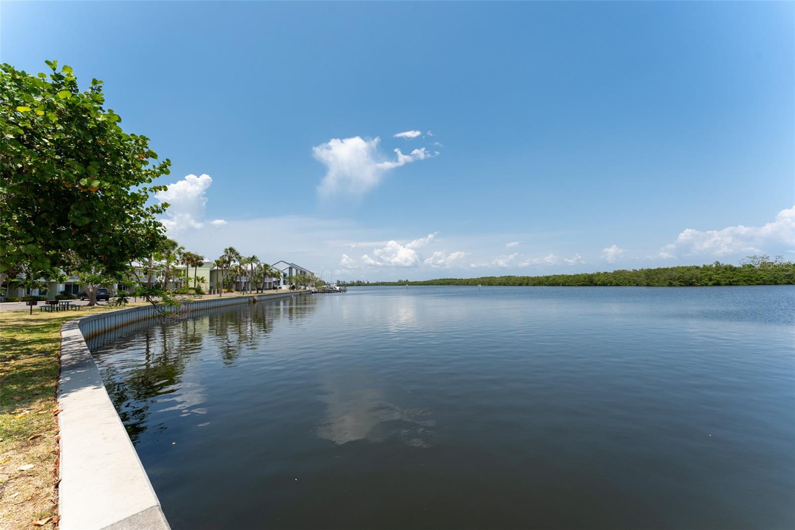 ISLAND RESORT AT MARINERS CLUB - Residential