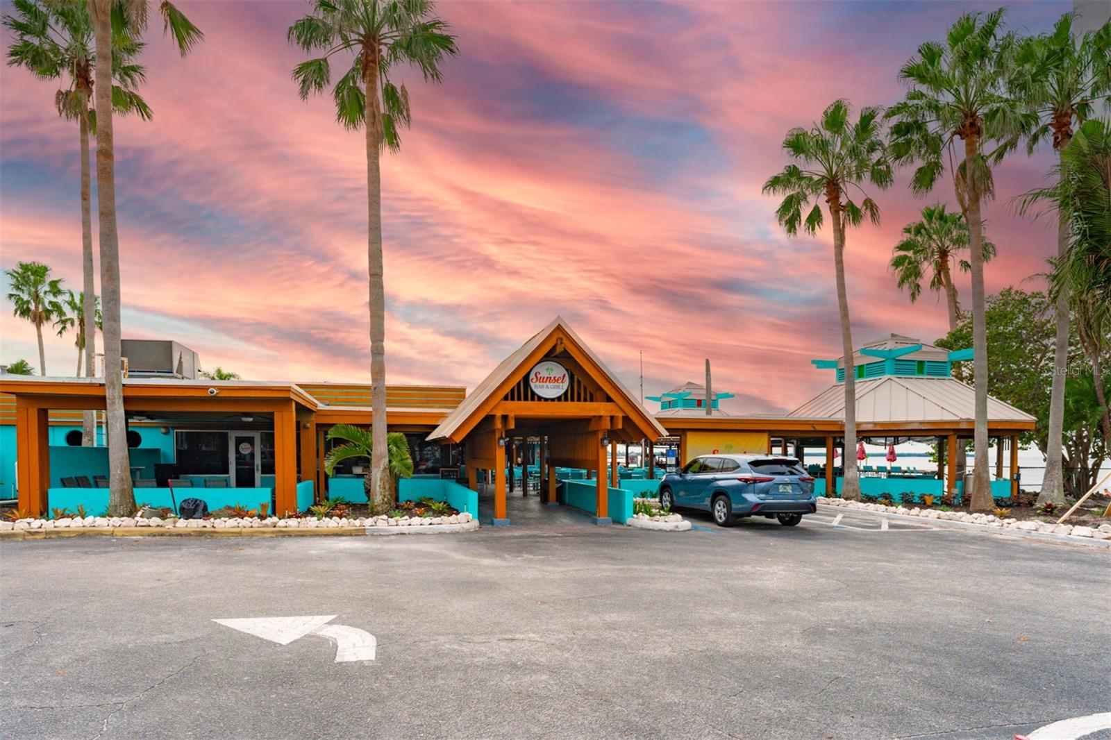 ISLAND RESORT AT MARINERS CLUB - Residential