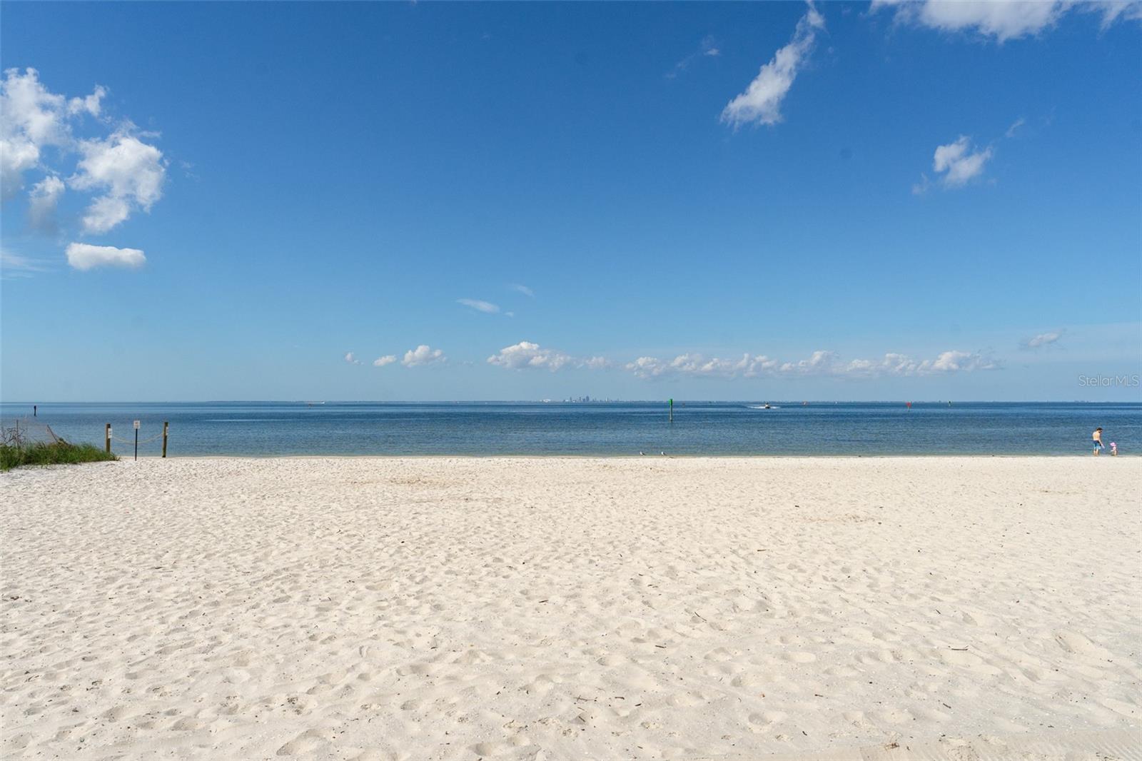 ISLAND RESORT AT MARINERS CLUB - Residential