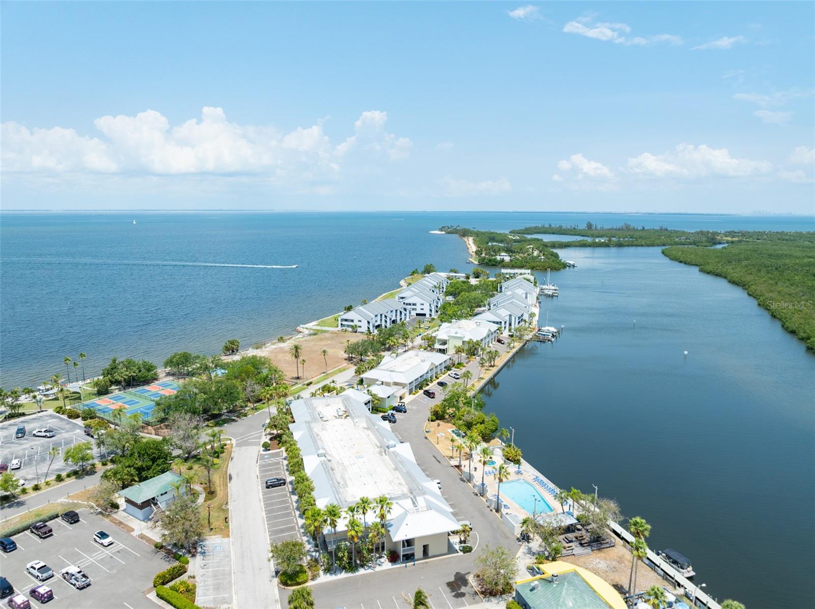 ISLAND RESORT AT MARINERS CLUB - Residential