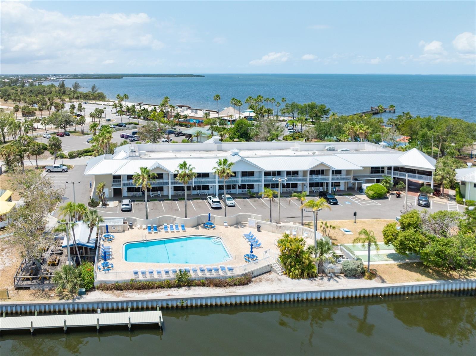 ISLAND RESORT AT MARINERS CLUB - Residential