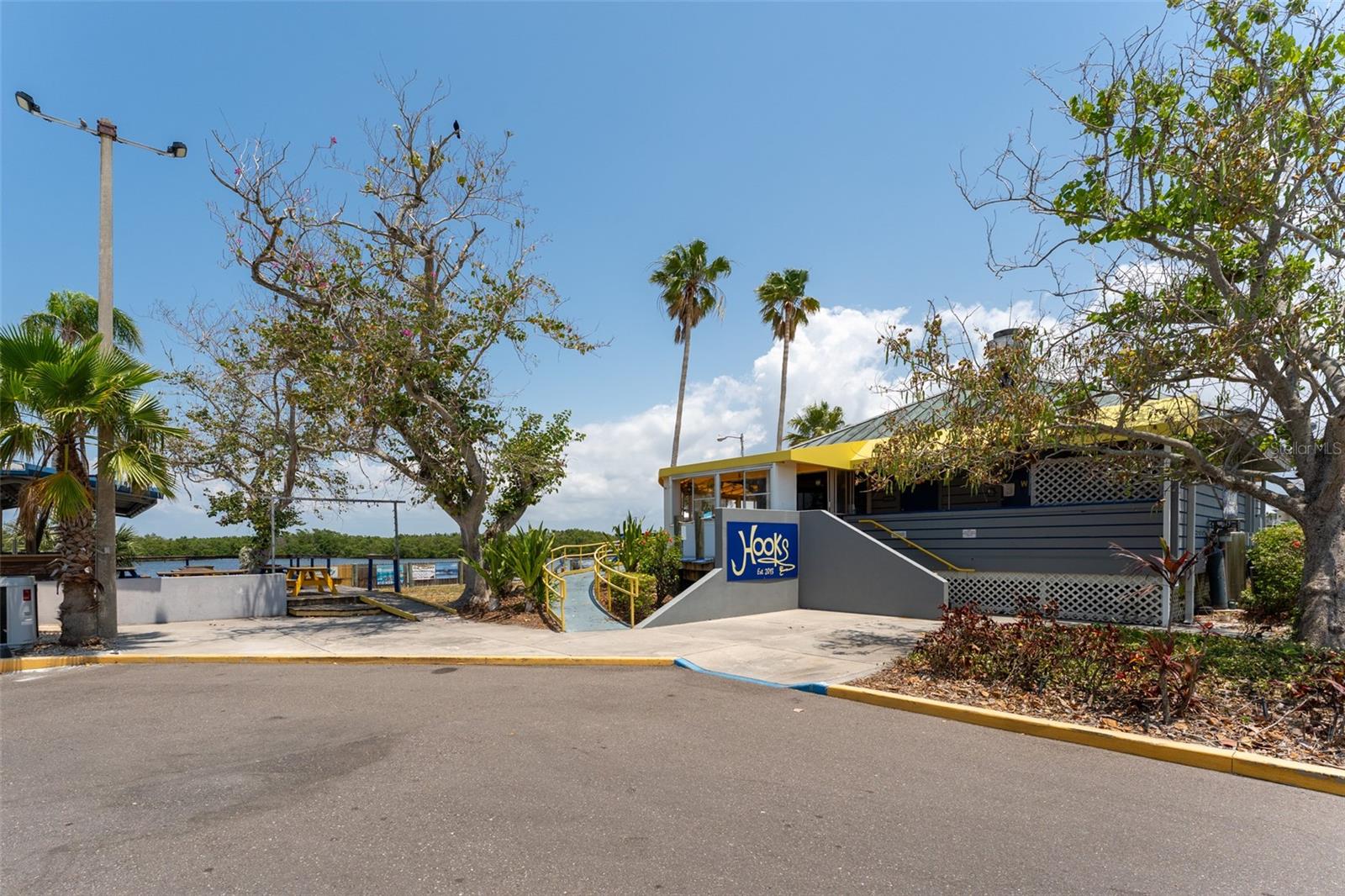 ISLAND RESORT AT MARINERS CLUB - Residential