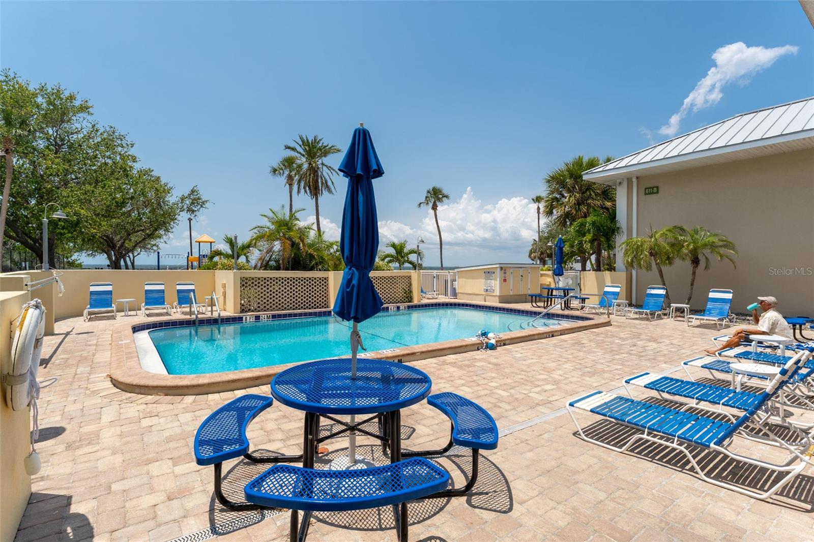 ISLAND RESORT AT MARINERS CLUB - Residential