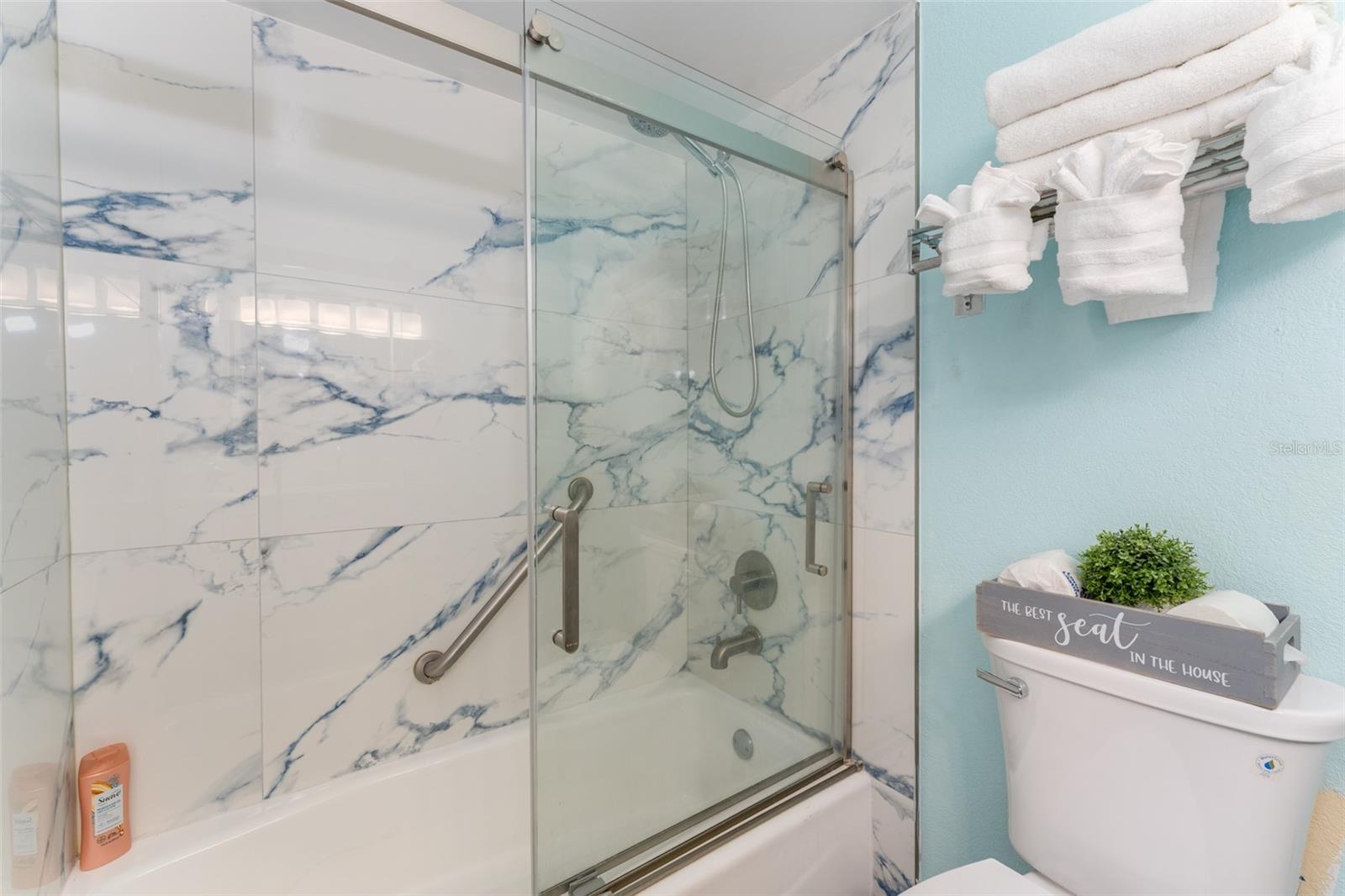 ISLAND RESORT AT MARINERS CLUB - Residential