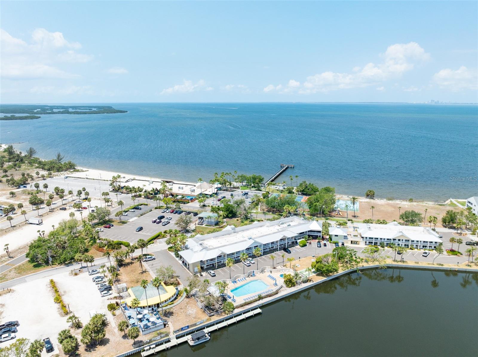 ISLAND RESORT AT MARINERS CLUB - Residential