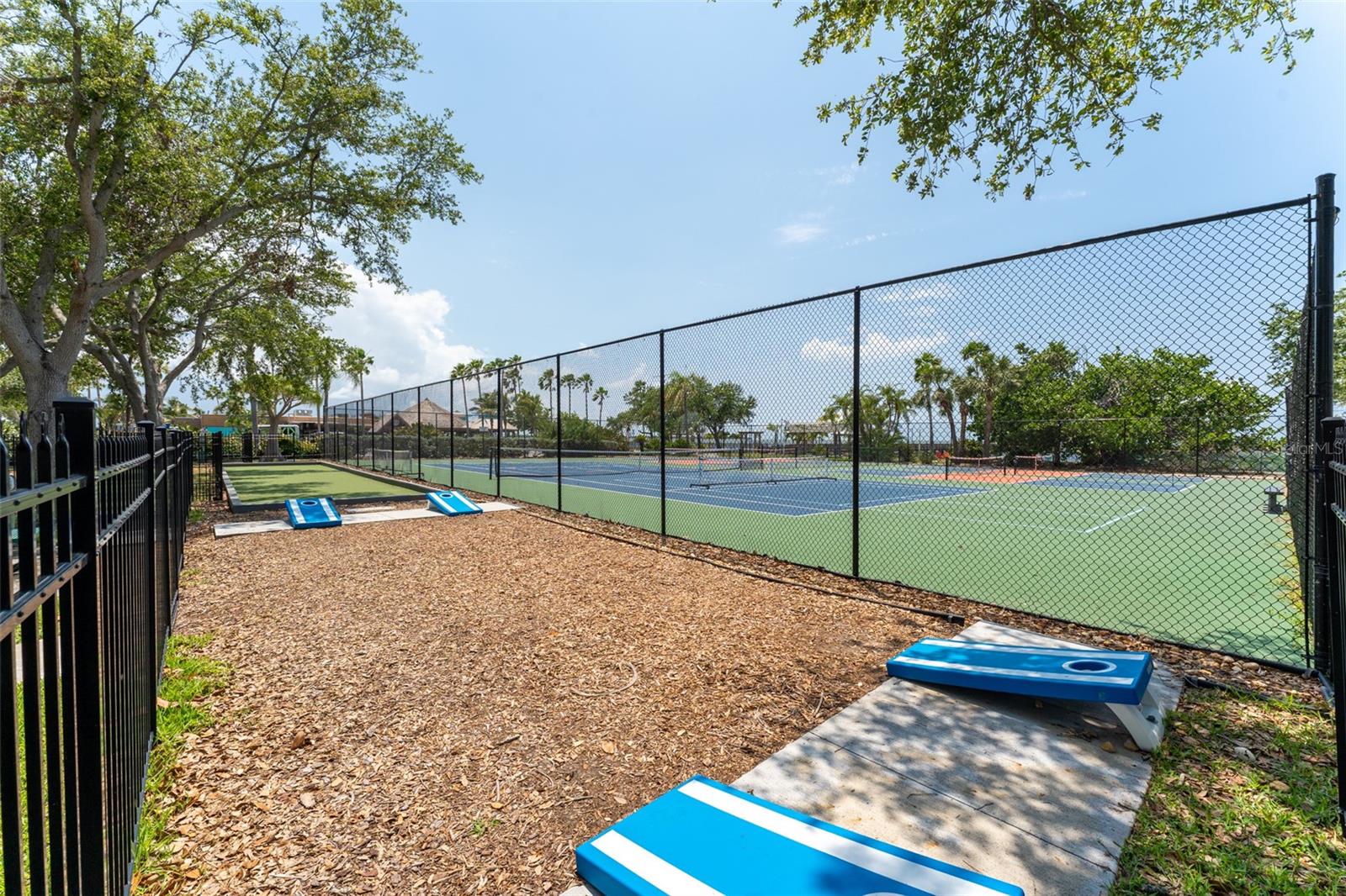 ISLAND RESORT AT MARINERS CLUB - Residential