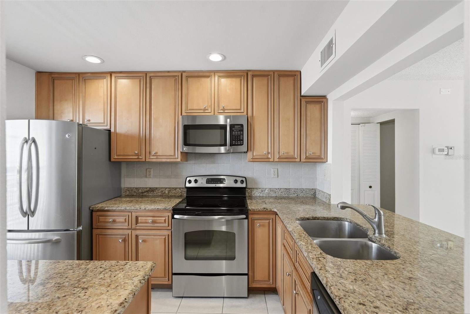 6210 SUN BOULEVARD 211