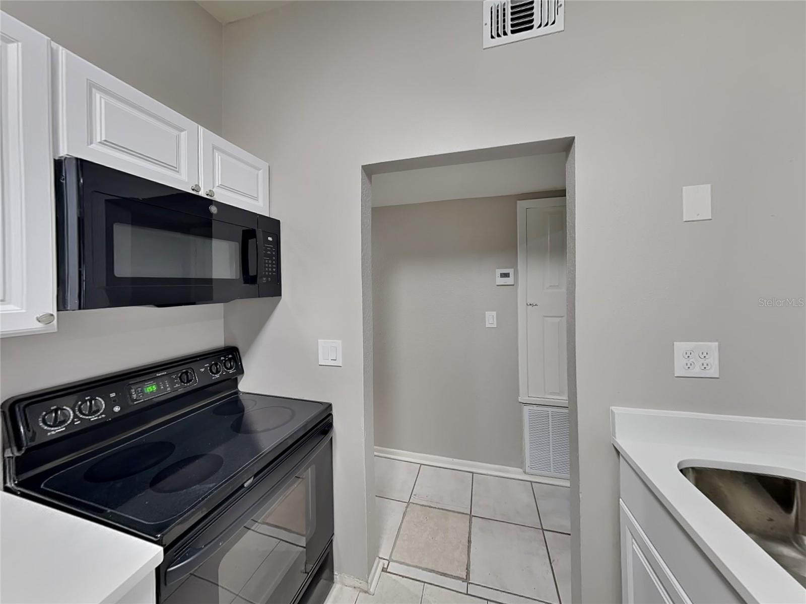 EASTBROOK SUB UNIT 03 - Residential Lease