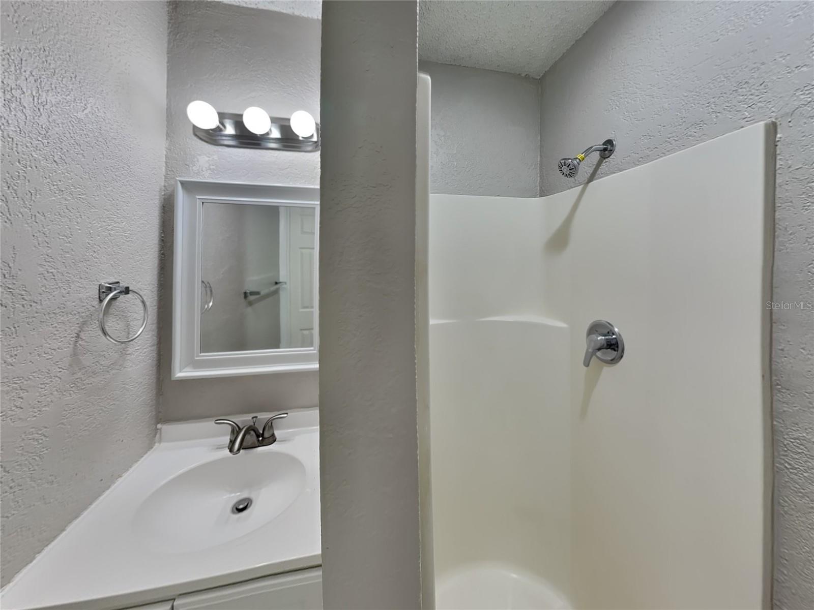 EASTBROOK SUB UNIT 03 - Residential Lease