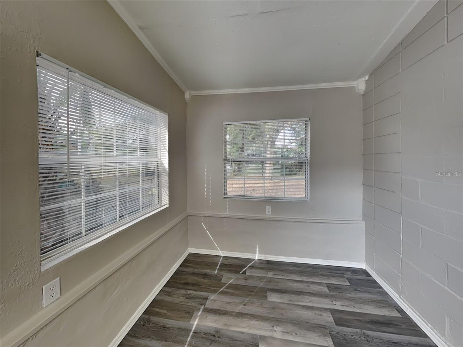 EASTBROOK SUB UNIT 03 - Residential Lease