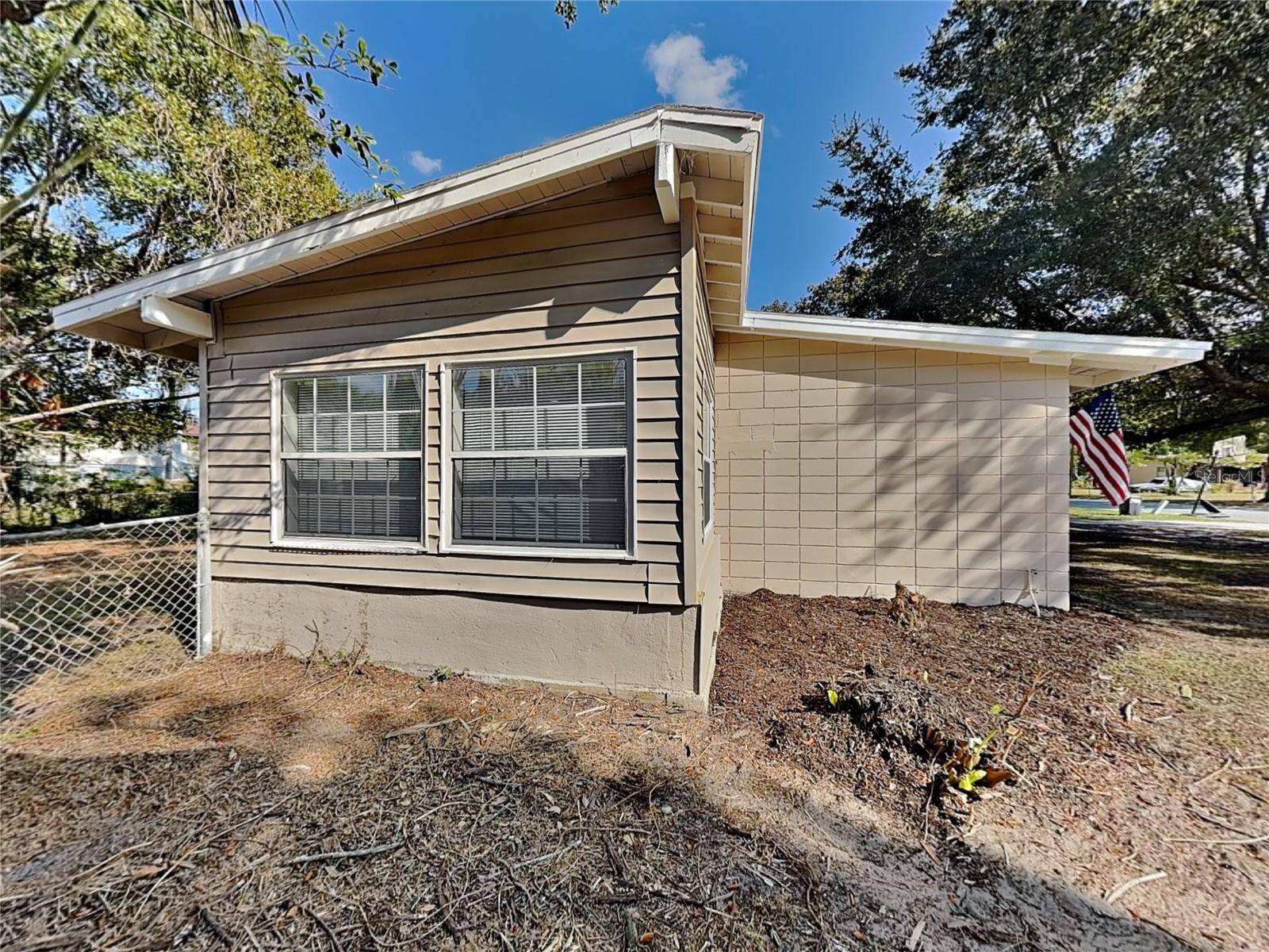 EASTBROOK SUB UNIT 03 - Residential Lease