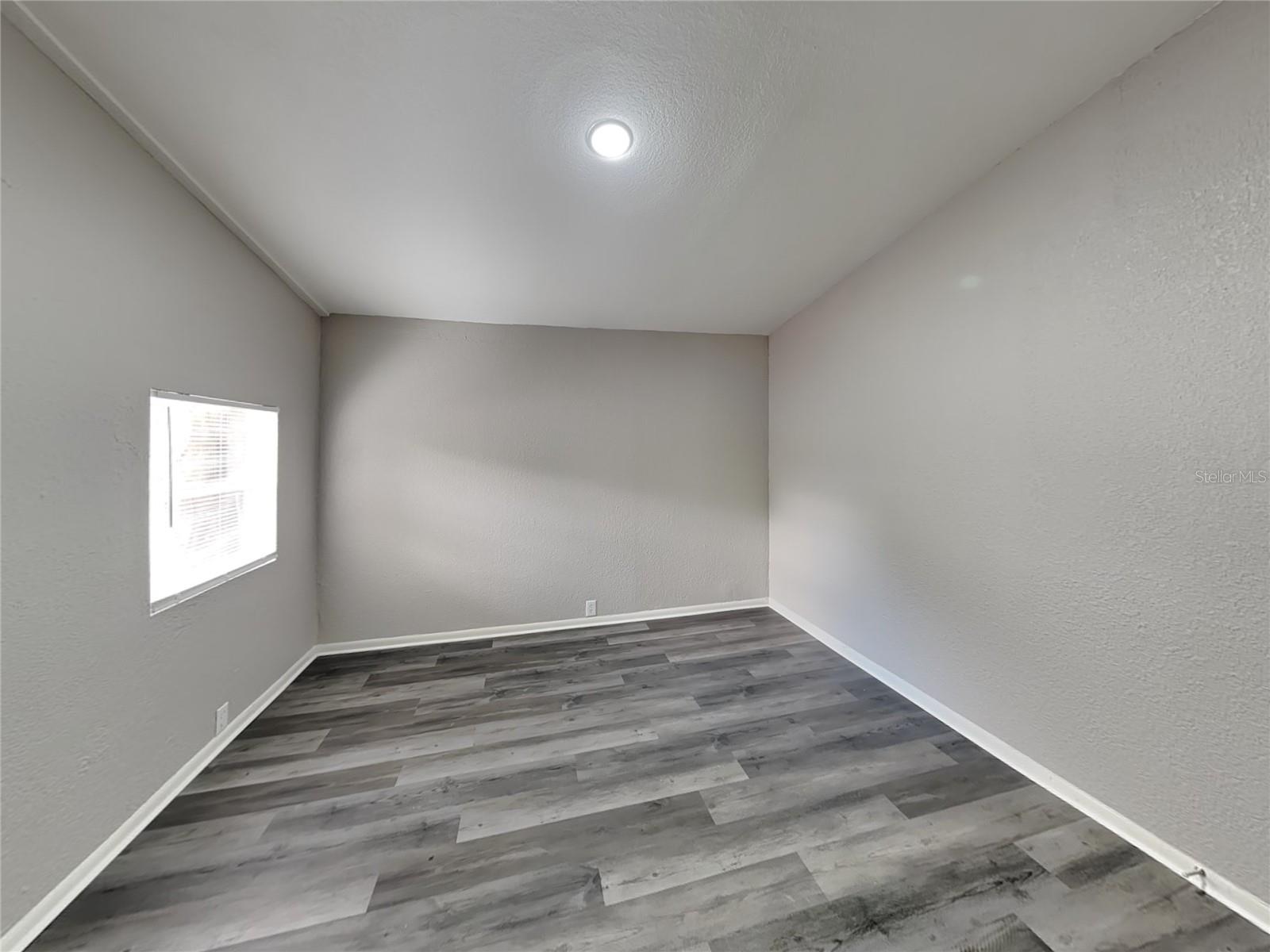 EASTBROOK SUB UNIT 03 - Residential Lease