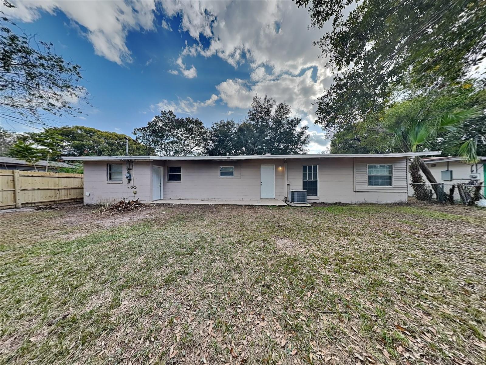 EASTBROOK SUB UNIT 03 - Residential Lease