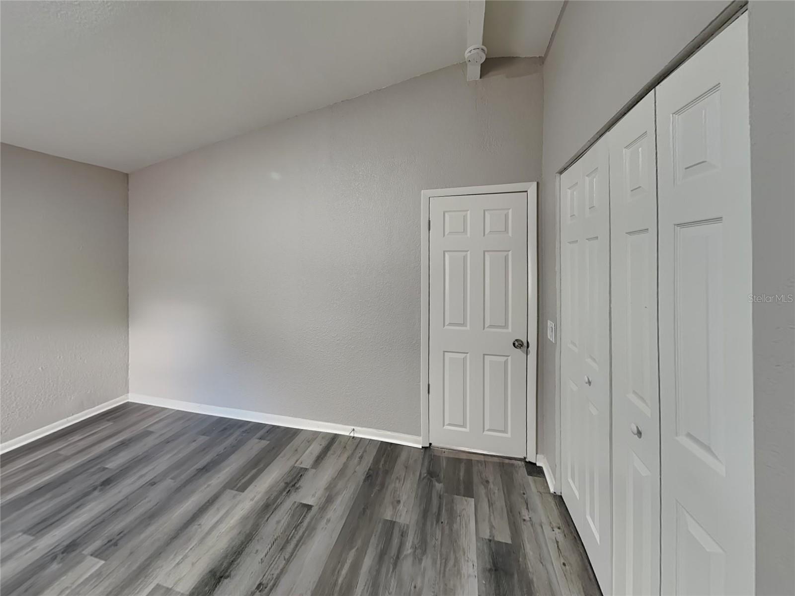 EASTBROOK SUB UNIT 03 - Residential Lease