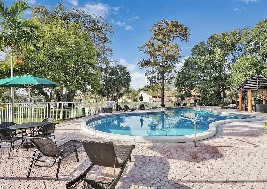 3044 S OAKLAND FOREST DRIVE 2403