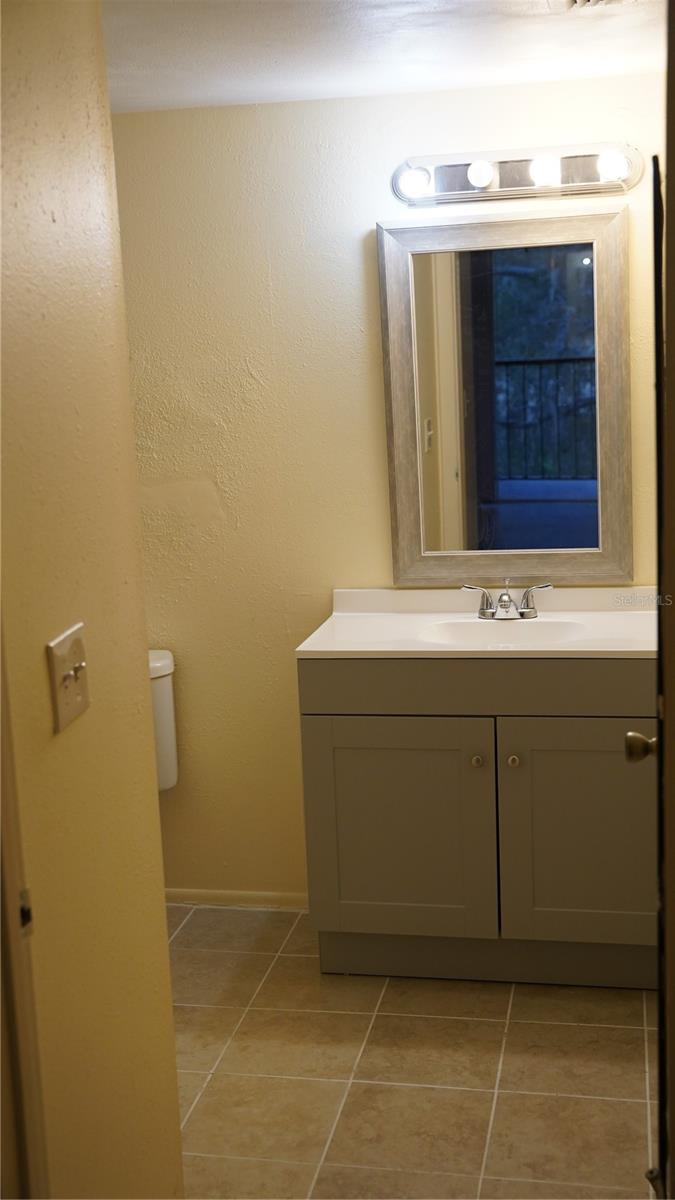 THE OAKS UNIT 1 A CONDO - Residential Lease