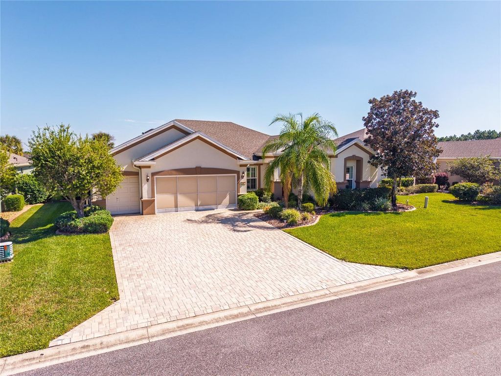 Photo of 9443 SW 71st Loop, Ocala, FL 34481 (MLS # OM712288)