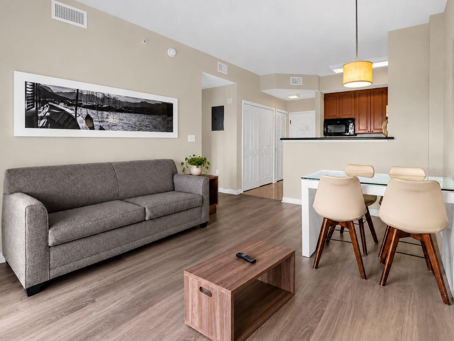 7395 UNIVERSAL BOULEVARD 504