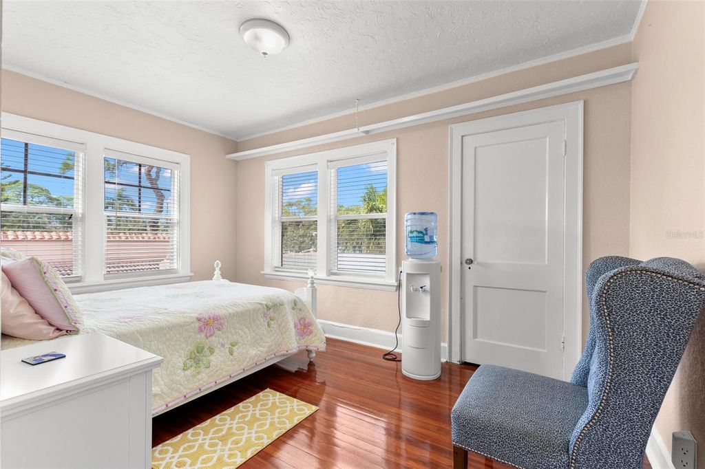 listing image 84