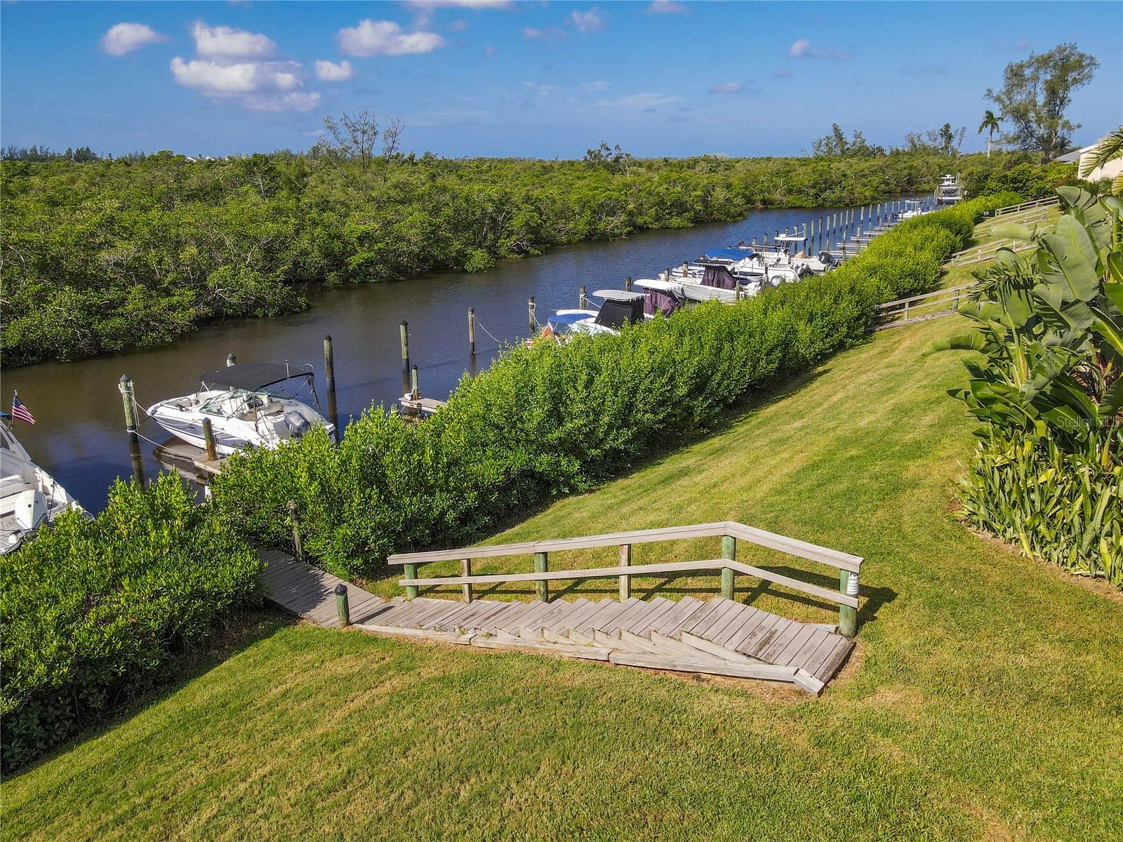 BAY HOLLOW - Residential