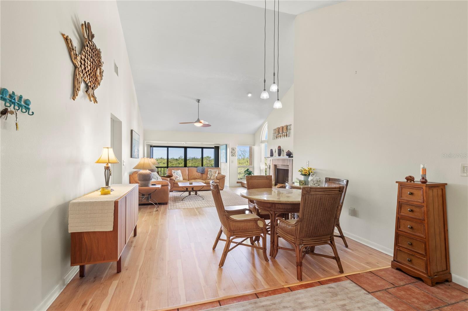 BAY HOLLOW - Residential